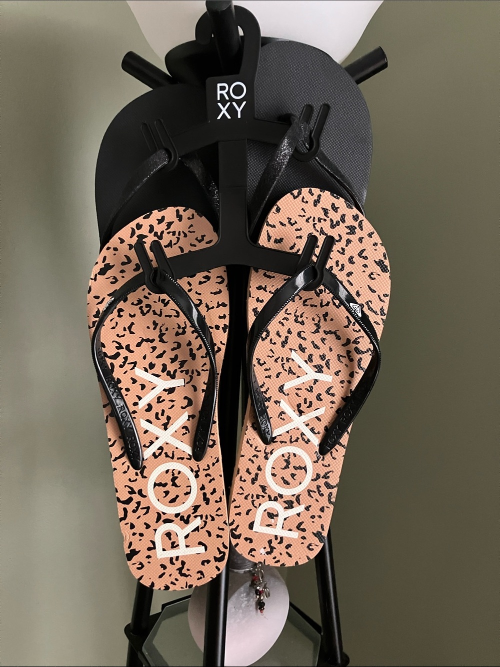 Set of 2 Roxy Peach Leopard-Print and Black Flip Flops with Black Straps